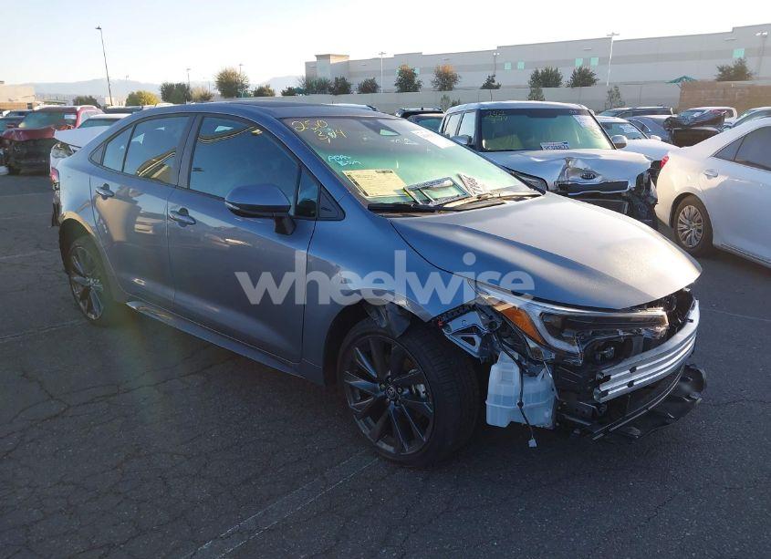 2025 Toyota Corolla SE (VIN 5YFP4MCE0SP220460) main photo