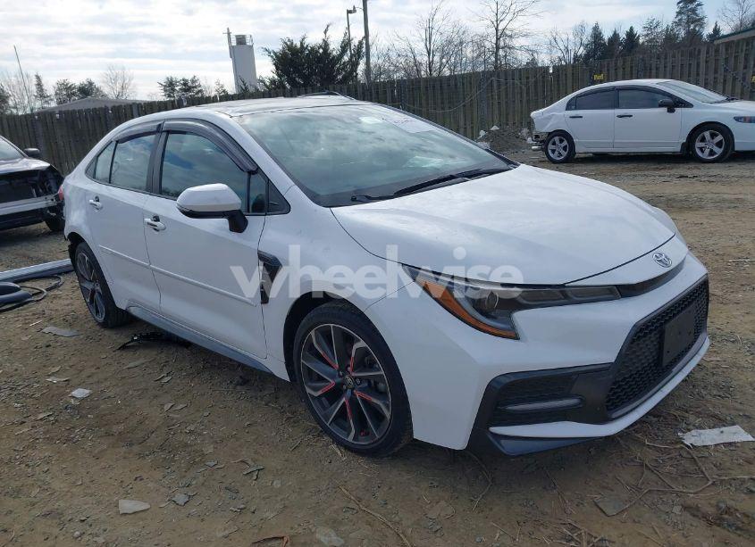 2022 Toyota Corolla SE (VIN 5YFP4MCE2NP108683) main photo