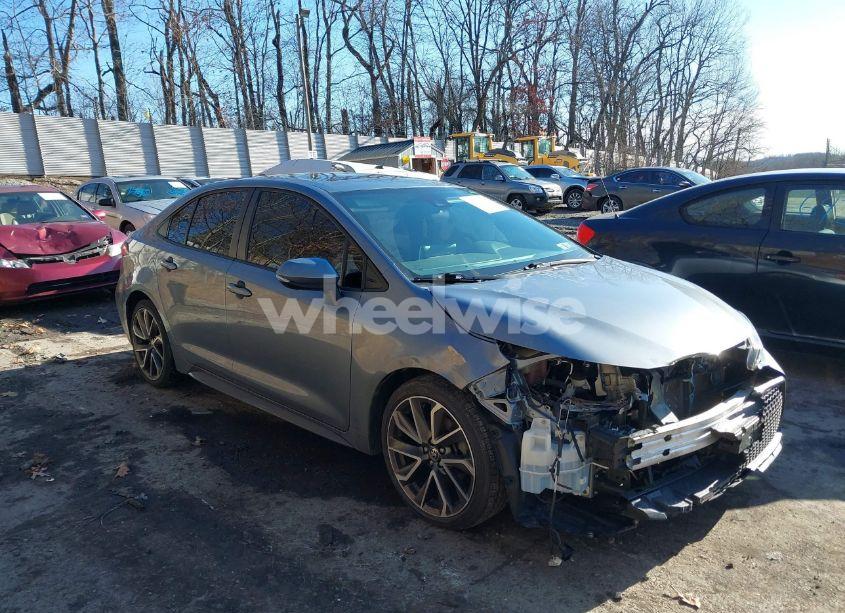 2021 Toyota Corolla SE (VIN 5YFP4MCE5MP060045) main photo