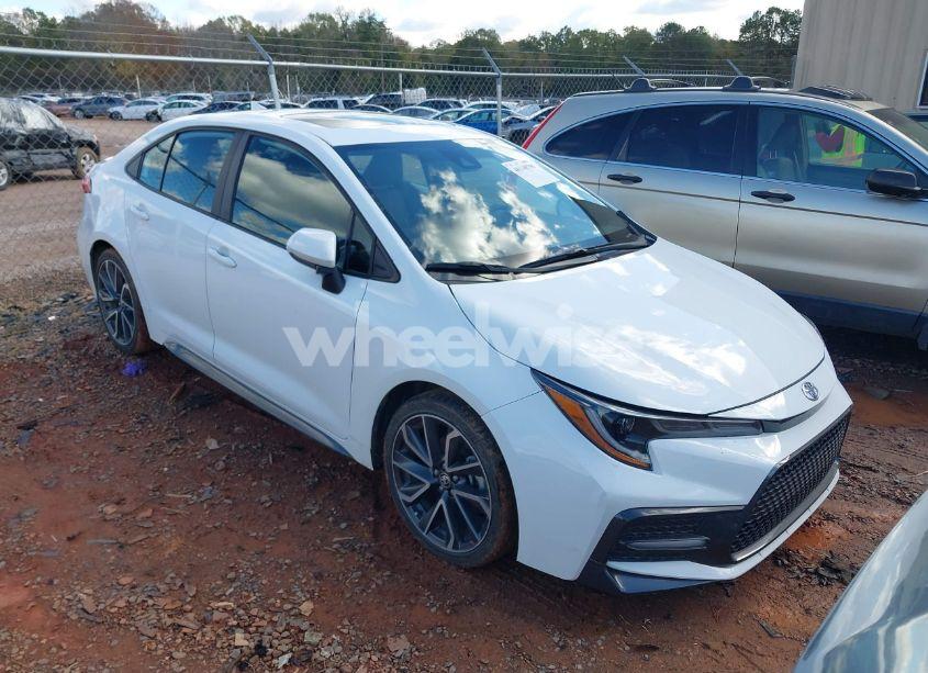 2022 Toyota Corolla SE (VIN 5YFP4MCE7NP133031) main photo