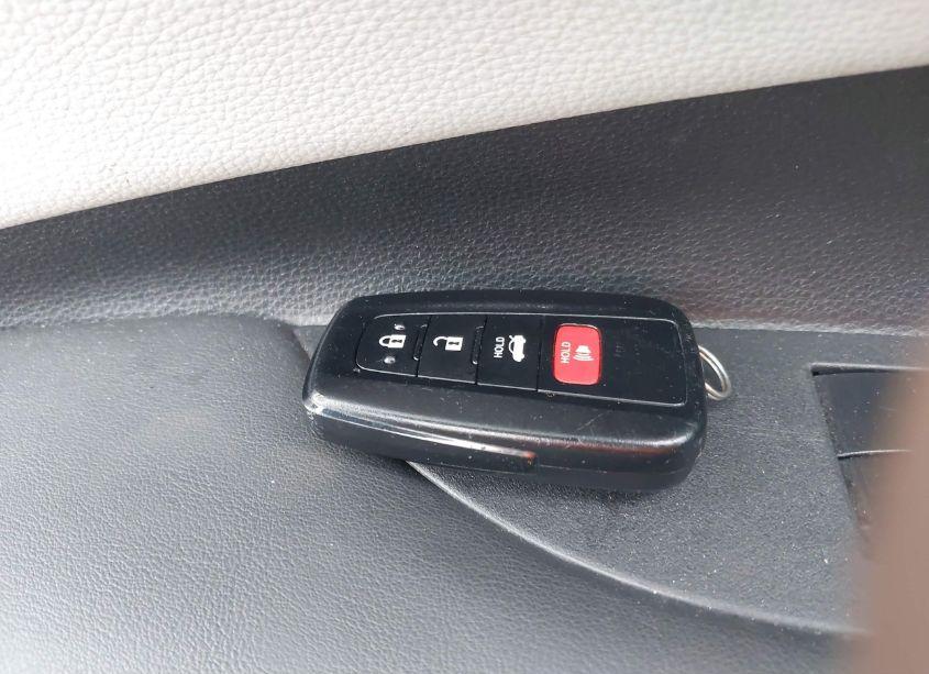 Photo 11 of 2022 Toyota Corolla SE (VIN 5YFP4MCE9NP108910)