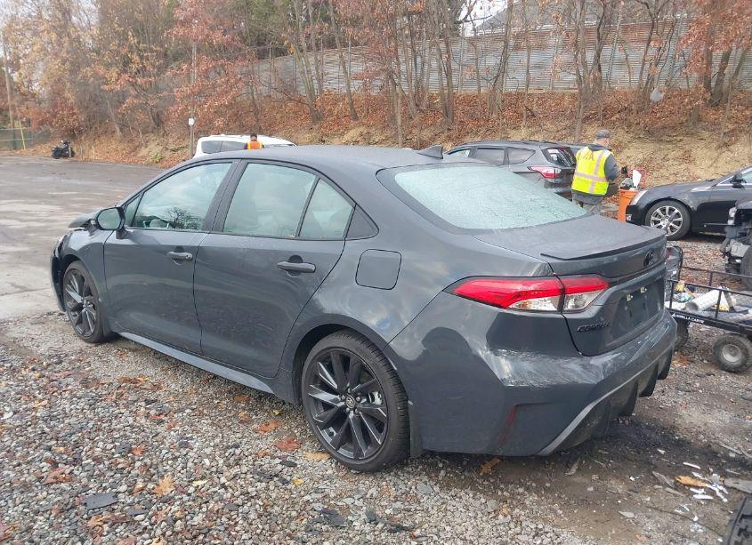 Photo 3 of 2024 Toyota Corolla SE (VIN 5YFP4MCE9RP203649)