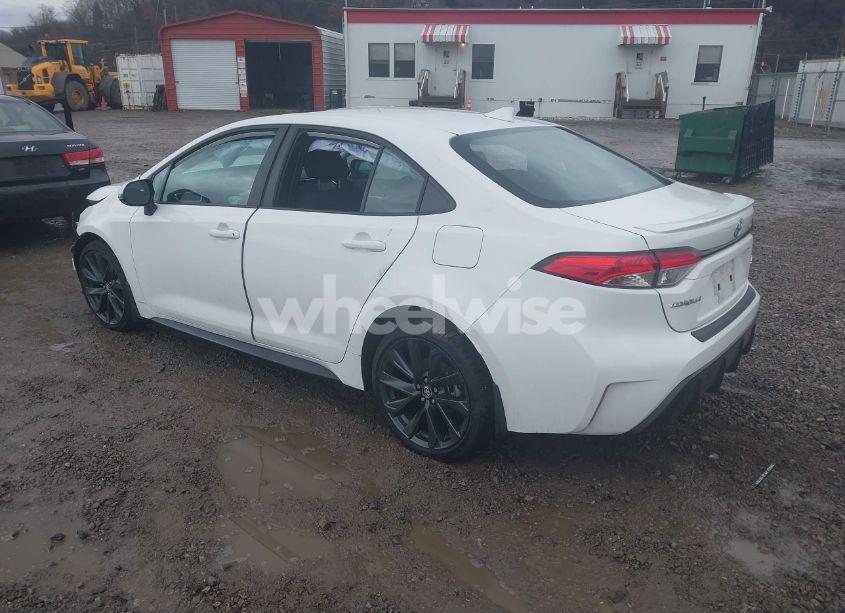 Photo 3 of 2024 Toyota Corolla SE (VIN 5YFP4MCE9RP210472)