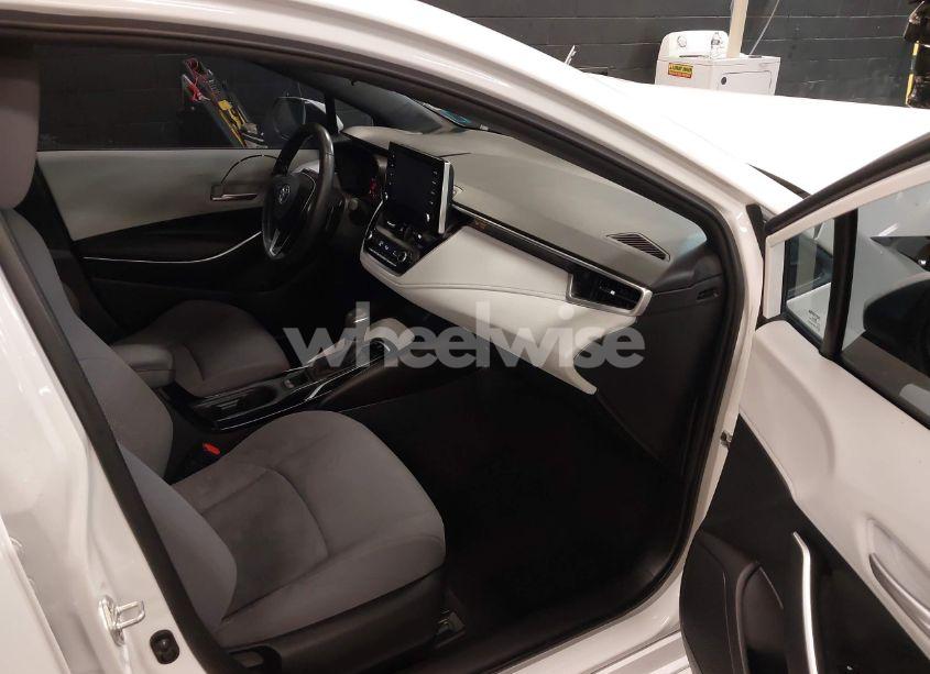 Photo 5 of 2020 Toyota Corolla SE (VIN 5YFP4RCE3LP013060)