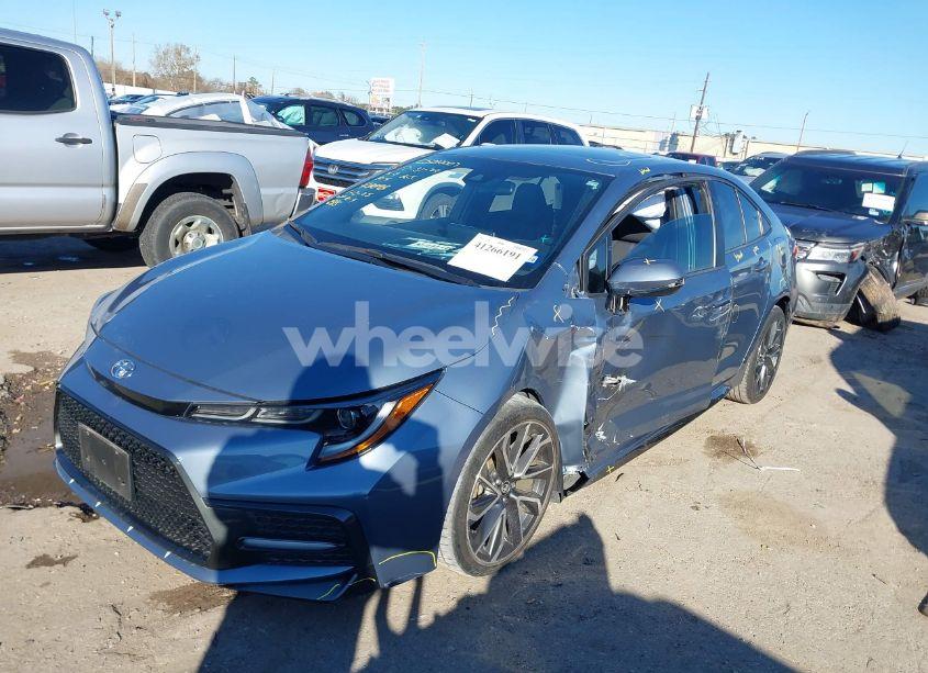 Photo 2 of 2020 Toyota Corolla SE (VIN 5YFP4RCE5LP013822)