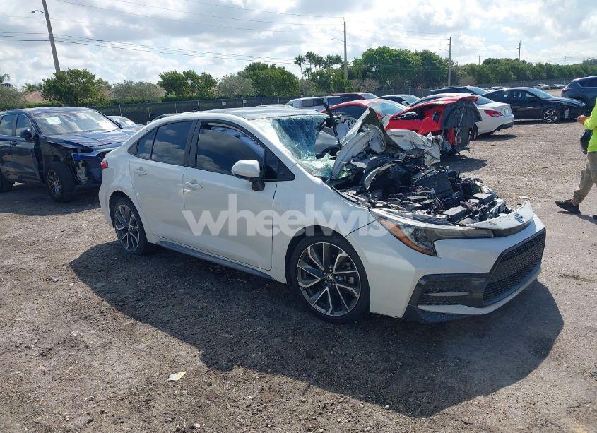 2021 Toyota Corolla SE (VIN 5YFS4MCE0MP090497) main photo