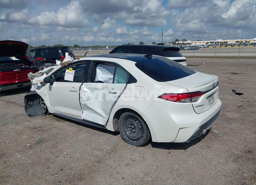 Photo 3 of 2021 Toyota Corolla SE (VIN 5YFS4MCE0MP090497)