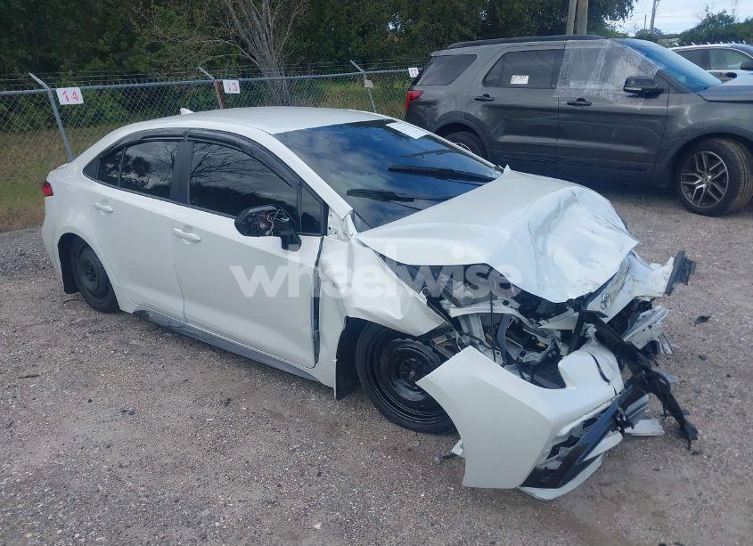 2022 Toyota Corolla SE (VIN 5YFS4MCE0NP138243) main photo