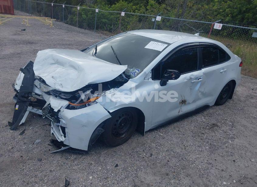 Photo 2 of 2022 Toyota Corolla SE (VIN 5YFS4MCE0NP138243)