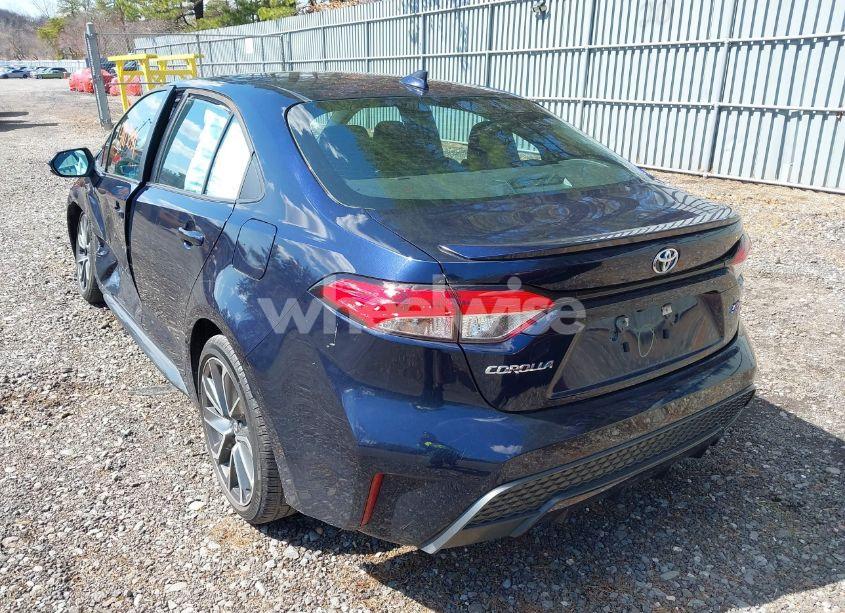 Photo 3 of 2022 Toyota Corolla SE (VIN 5YFS4MCE1NP114646)