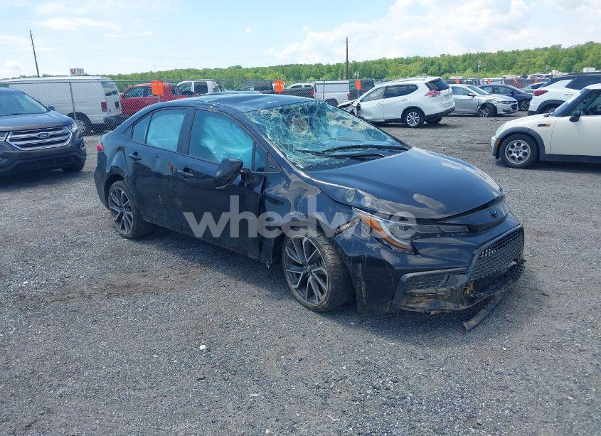 2022 Toyota Corolla SE (VIN 5YFS4MCE1NP131155) main photo