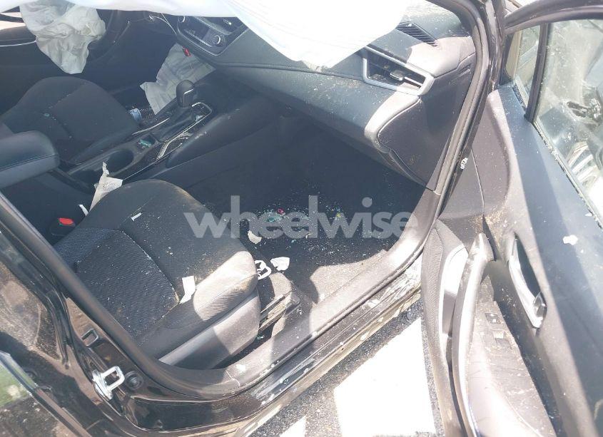 Photo 5 of 2022 Toyota Corolla SE (VIN 5YFS4MCE1NP131155)