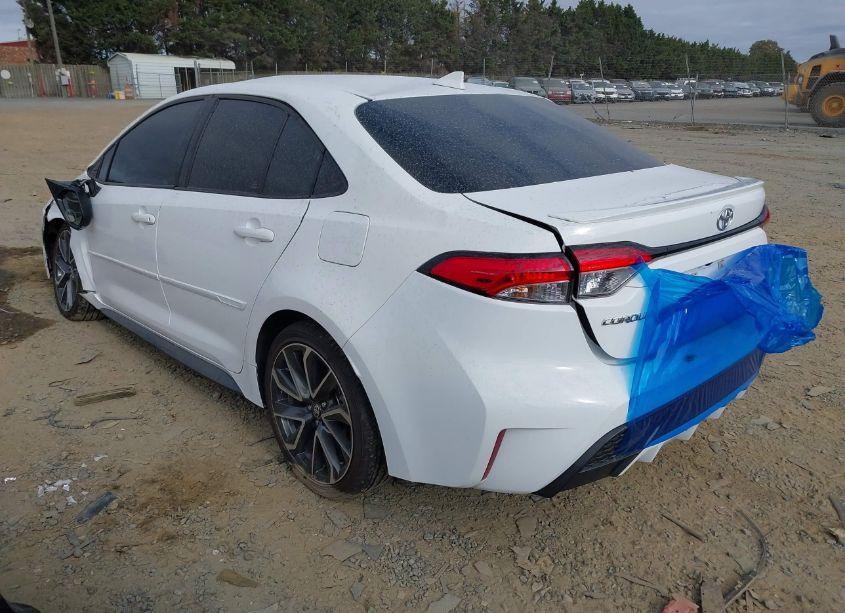 Photo 3 of 2022 Toyota Corolla SE (VIN 5YFS4MCE1NP136372)