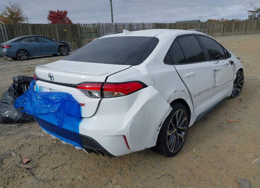 Photo 4 of 2022 Toyota Corolla SE (VIN 5YFS4MCE1NP136372)