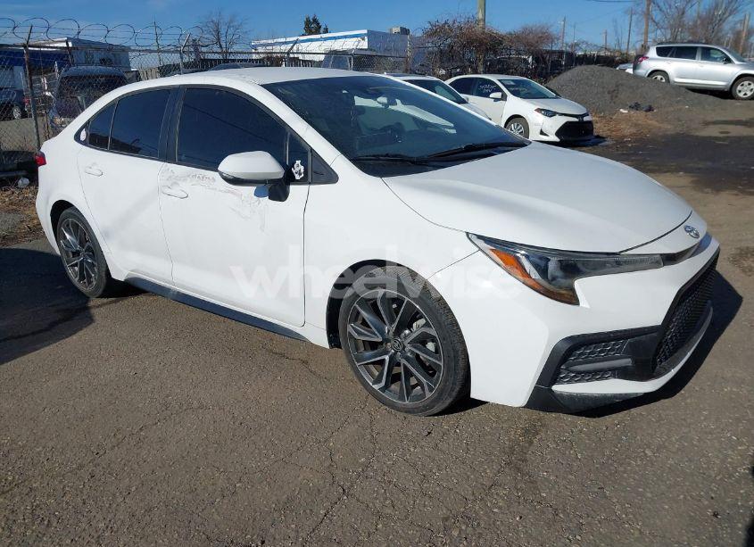 2022 Toyota Corolla SE (VIN 5YFS4MCE2NP131875) main photo