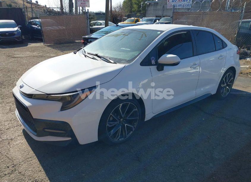 Photo 2 of 2022 Toyota Corolla SE (VIN 5YFS4MCE2NP131875)