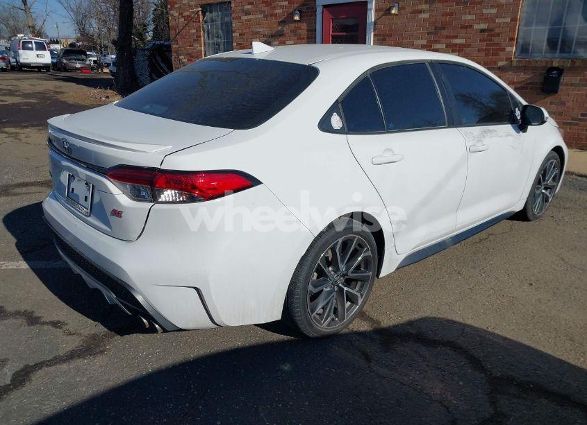 Photo 4 of 2022 Toyota Corolla SE (VIN 5YFS4MCE2NP131875)
