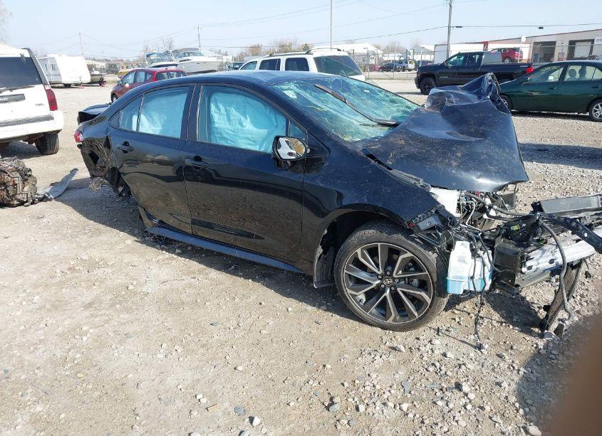 2022 Toyota Corolla SE (VIN 5YFS4MCE3NP139595) main photo