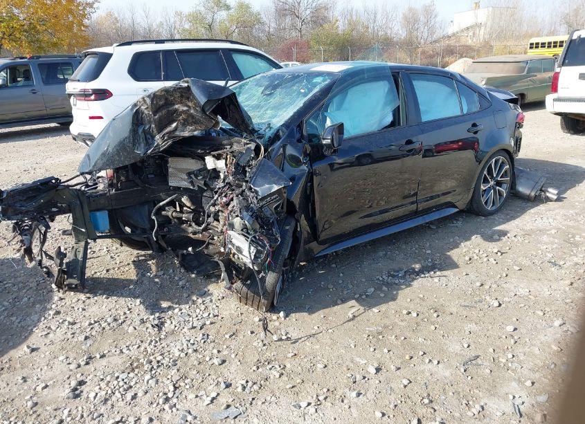 Photo 2 of 2022 Toyota Corolla SE (VIN 5YFS4MCE3NP139595)