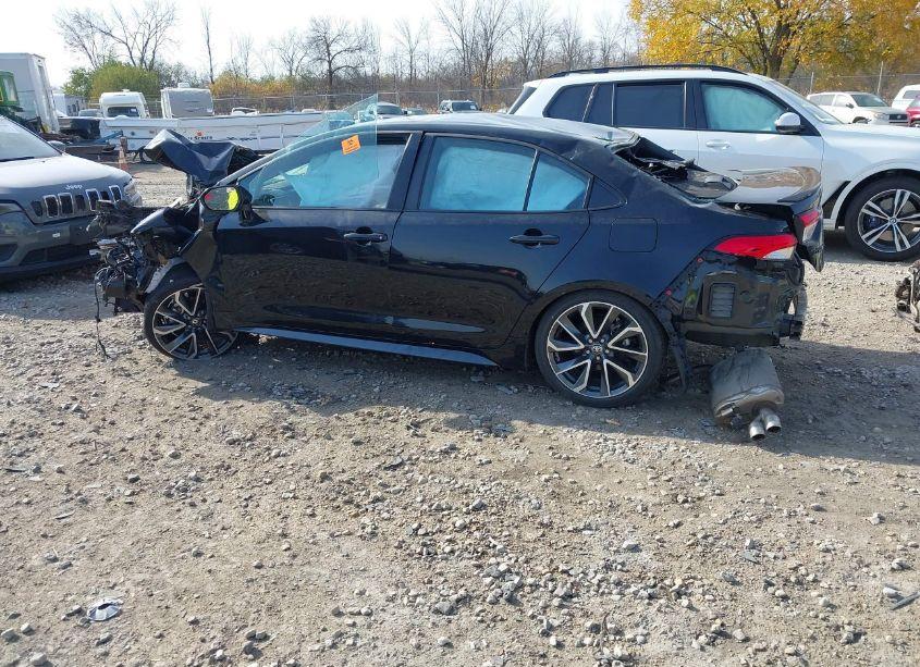 Photo 3 of 2022 Toyota Corolla SE (VIN 5YFS4MCE3NP139595)