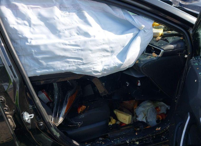 Photo 5 of 2022 Toyota Corolla SE (VIN 5YFS4MCE3NP139595)