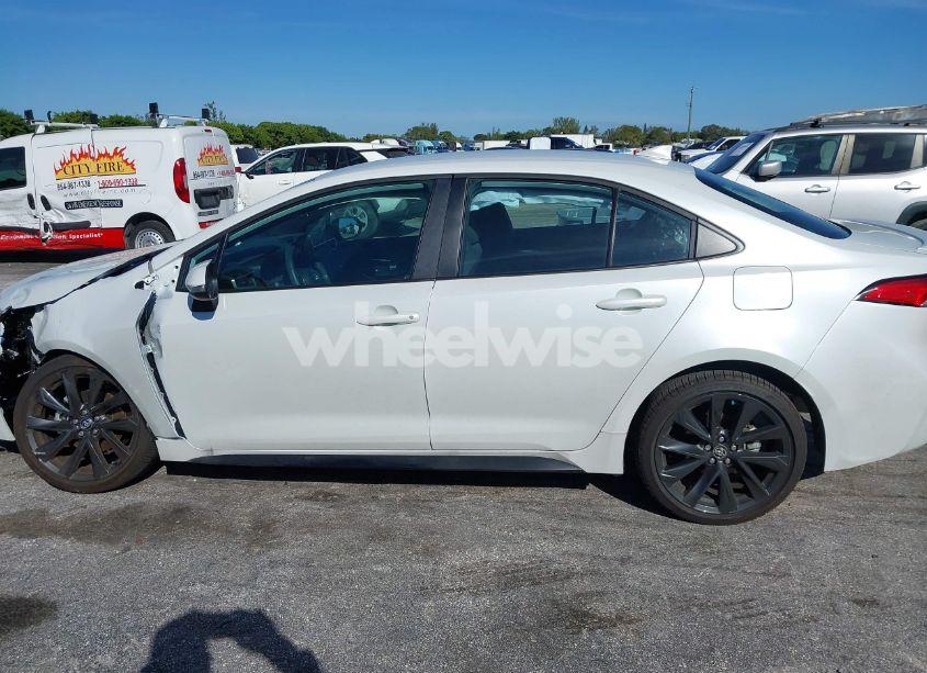 Photo 14 of 2024 Toyota Corolla SE (VIN 5YFS4MCE3RP184302)
