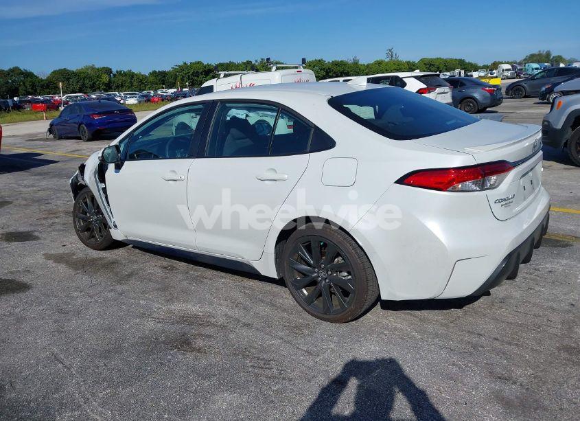 Photo 3 of 2024 Toyota Corolla SE (VIN 5YFS4MCE3RP184302)