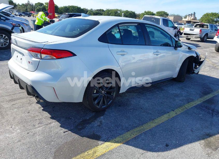 Photo 4 of 2024 Toyota Corolla SE (VIN 5YFS4MCE3RP184302)