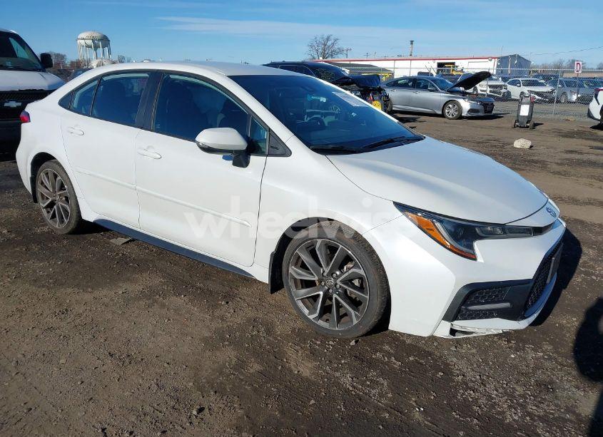 2022 Toyota Corolla SE (VIN 5YFS4MCE4NP111580) main photo