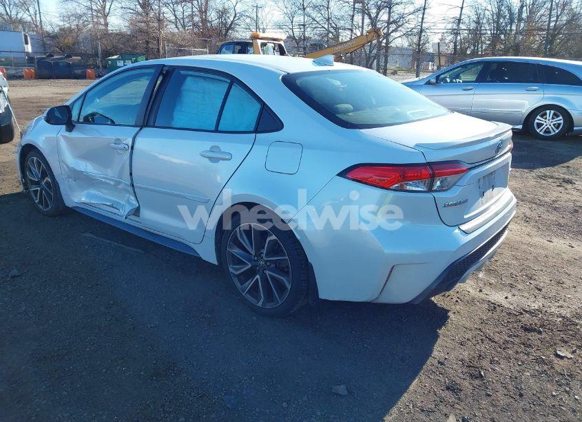 Photo 3 of 2022 Toyota Corolla SE (VIN 5YFS4MCE4NP111580)