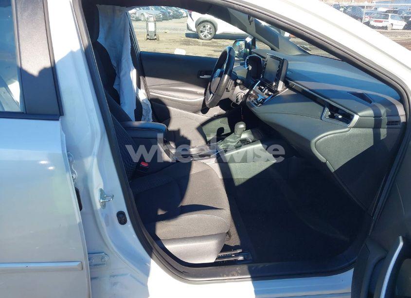 Photo 5 of 2022 Toyota Corolla SE (VIN 5YFS4MCE4NP111580)