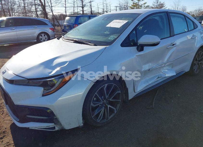 Photo 6 of 2022 Toyota Corolla SE (VIN 5YFS4MCE4NP111580)