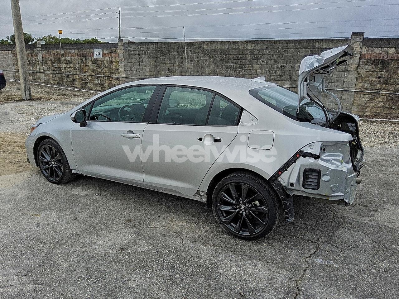 Photo 2 of 2025 TOYOTA COROLLA SE (VIN 5YFS4MCE4SP227535)