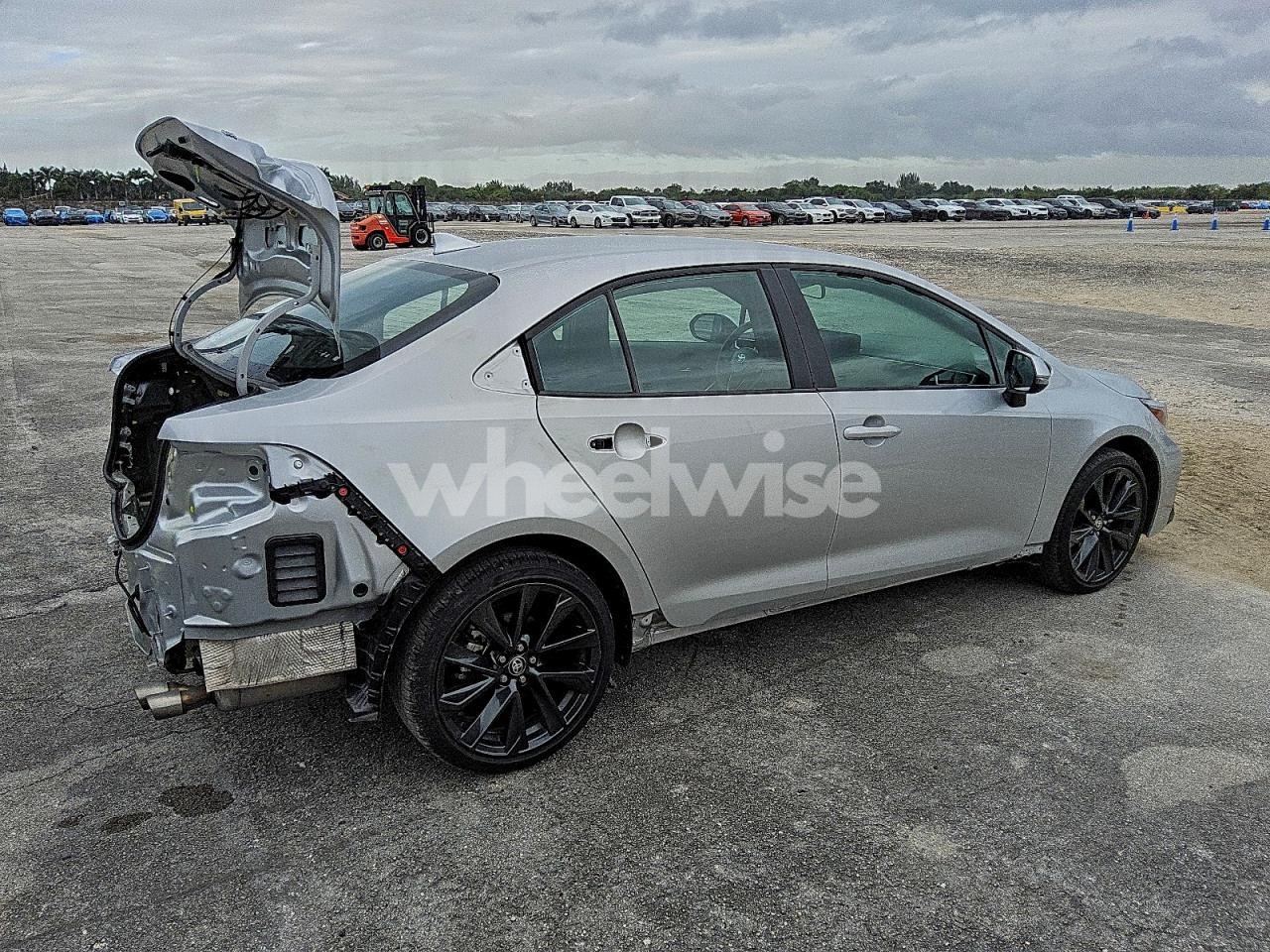 Photo 3 of 2025 TOYOTA COROLLA SE (VIN 5YFS4MCE4SP227535)