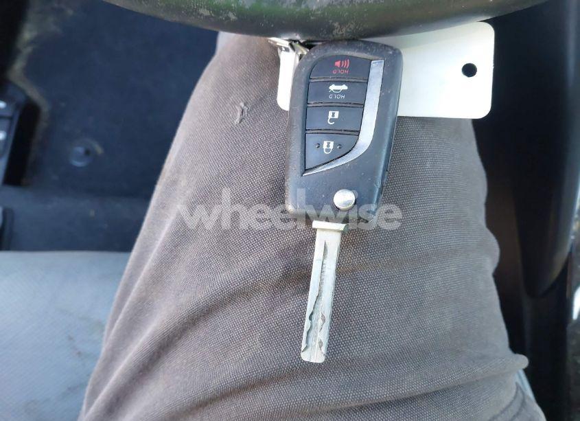 Photo 11 of 2021 Toyota Corolla SE (VIN 5YFS4MCE5MP094738)