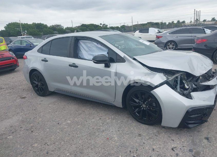 2022 Toyota Corolla SE NIGHTSHADE EDITION (VIN 5YFS4MCE5NP115377) main photo