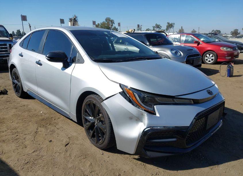 2021 Toyota Corolla SE NIGHTSHADE EDITION (VIN 5YFS4MCE6MP061408) main photo