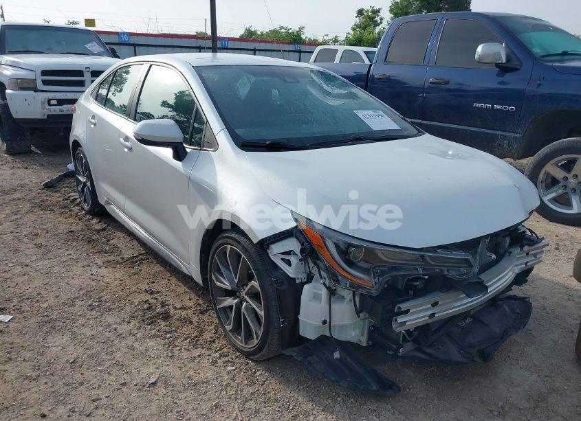 2022 Toyota Corolla SE (VIN 5YFS4MCE6NP108714) main photo