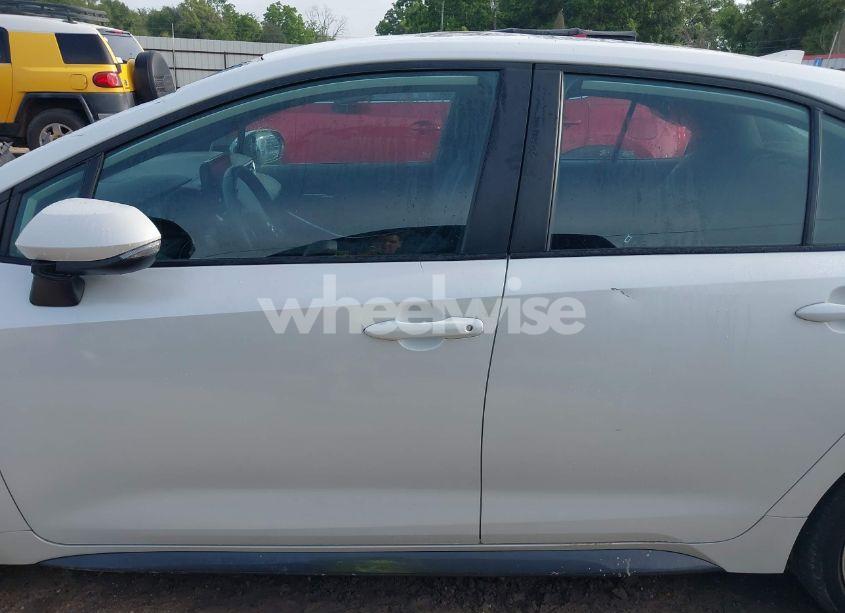 Photo 15 of 2022 Toyota Corolla SE (VIN 5YFS4MCE6NP108714)