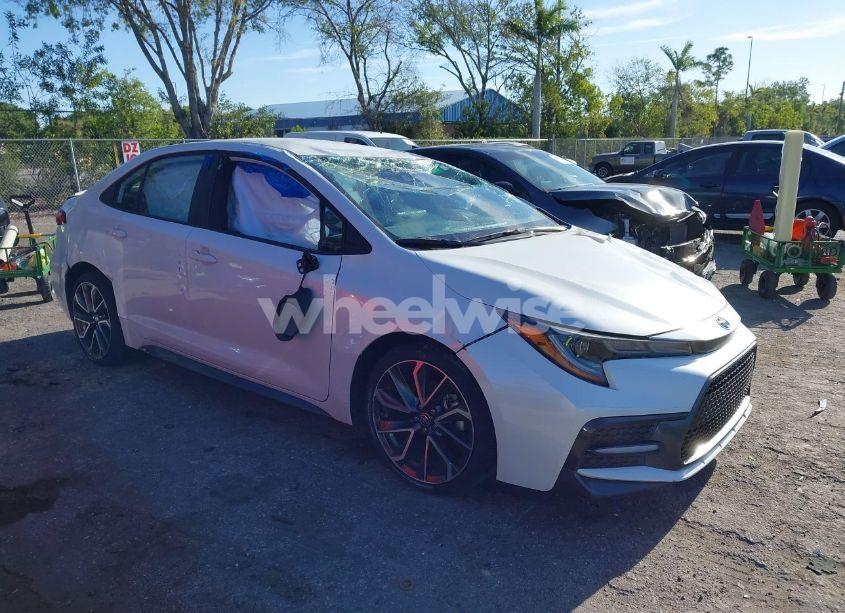 2022 Toyota Corolla SE (VIN 5YFS4MCE6NP133516) main photo