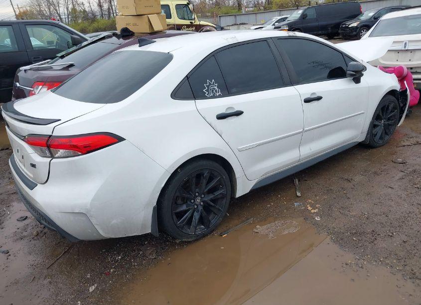 Photo 4 of 2021 Toyota Corolla SE NIGHTSHADE EDITION (VIN 5YFS4MCE8MP080347)