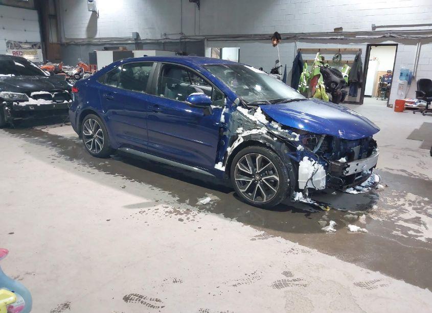 2022 Toyota Corolla SE (VIN 5YFS4MCE9NP126821) main photo