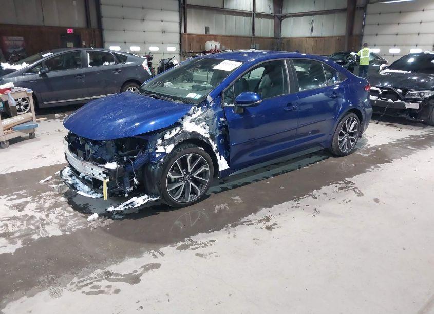Photo 2 of 2022 Toyota Corolla SE (VIN 5YFS4MCE9NP126821)