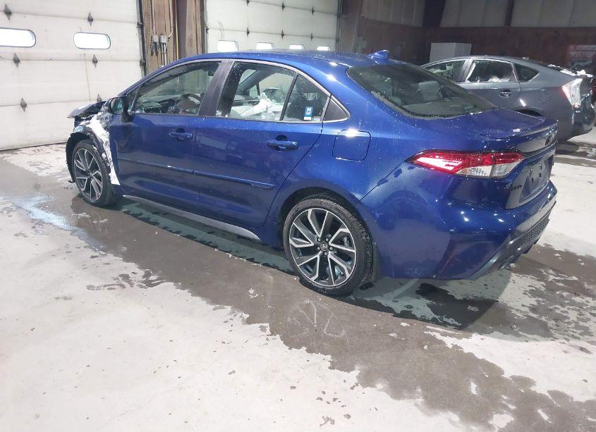 Photo 3 of 2022 Toyota Corolla SE (VIN 5YFS4MCE9NP126821)