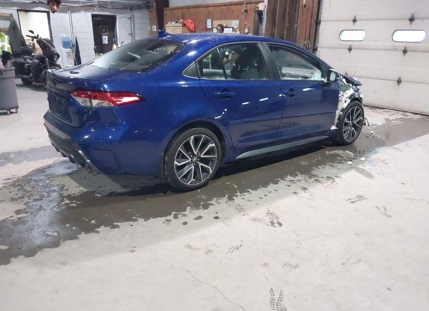 Photo 4 of 2022 Toyota Corolla SE (VIN 5YFS4MCE9NP126821)