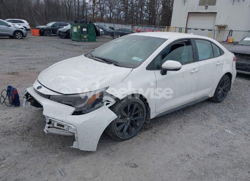 Photo 2 of 2024 Toyota Corolla SE (VIN 5YFS4MCE9RP177774)