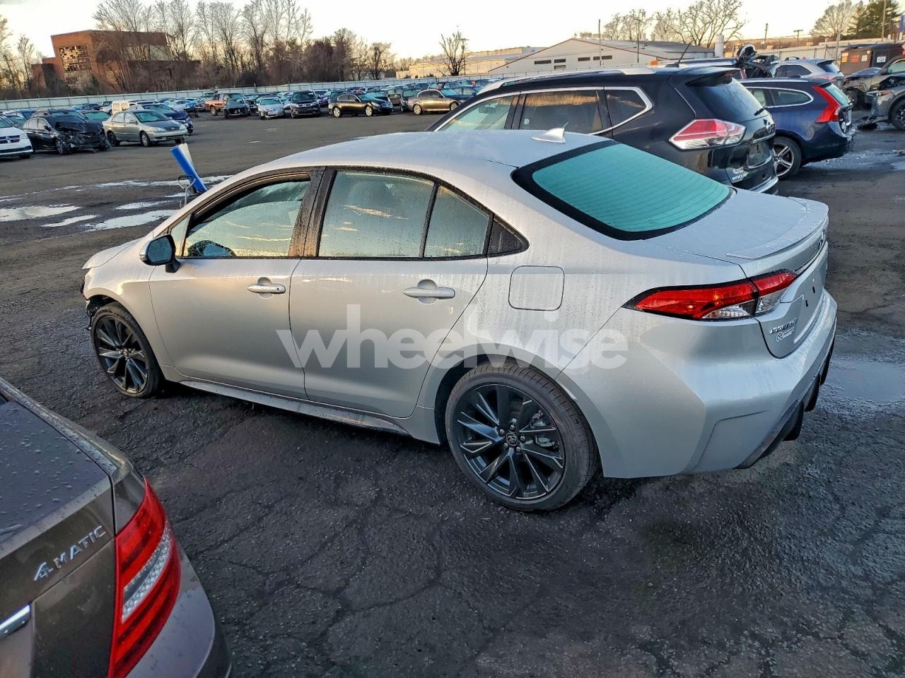 Photo 2 of 2025 TOYOTA COROLLA SE (VIN 5YFS4MCE9SP237686)