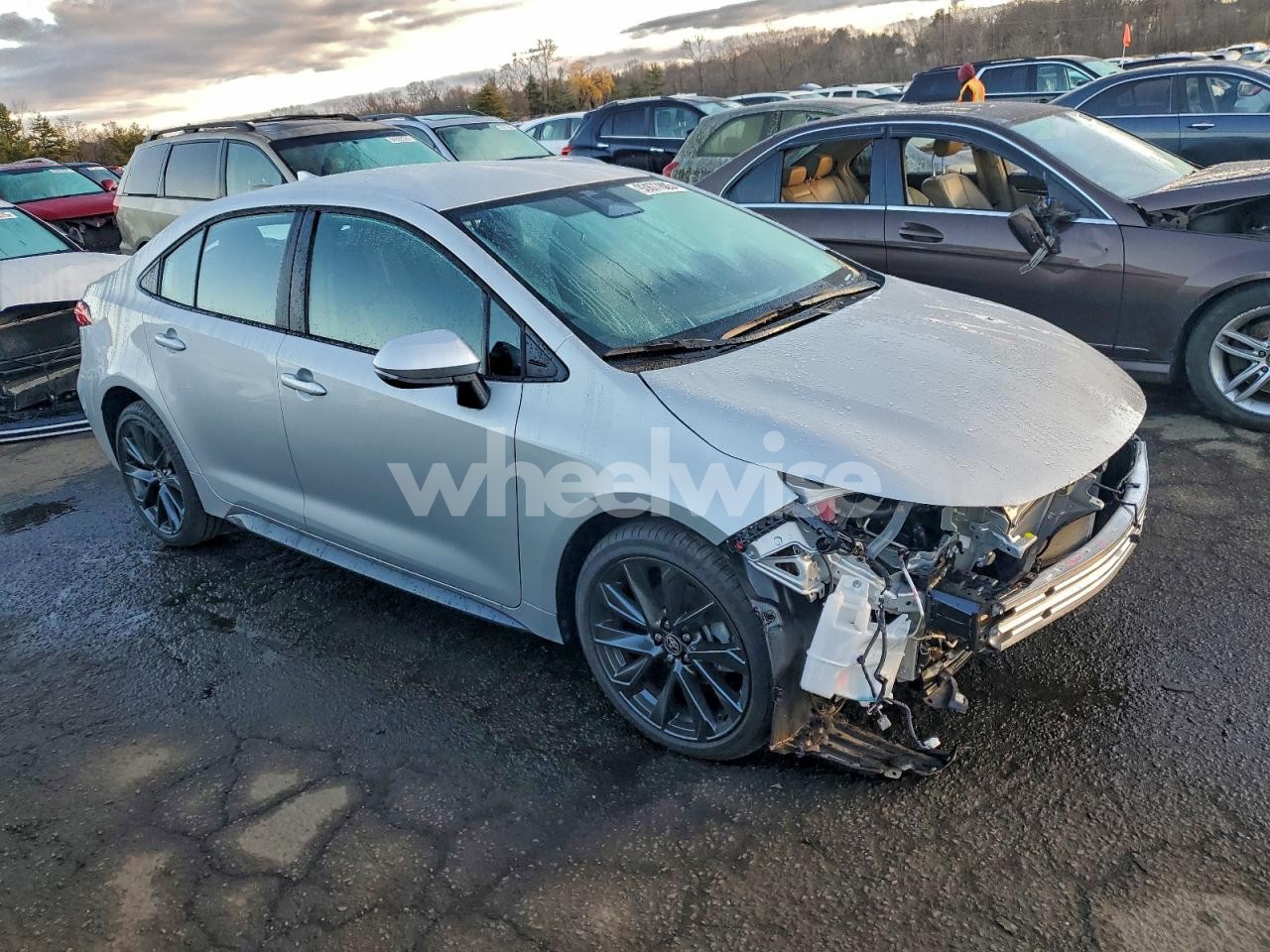 Photo 4 of 2025 TOYOTA COROLLA SE (VIN 5YFS4MCE9SP237686)