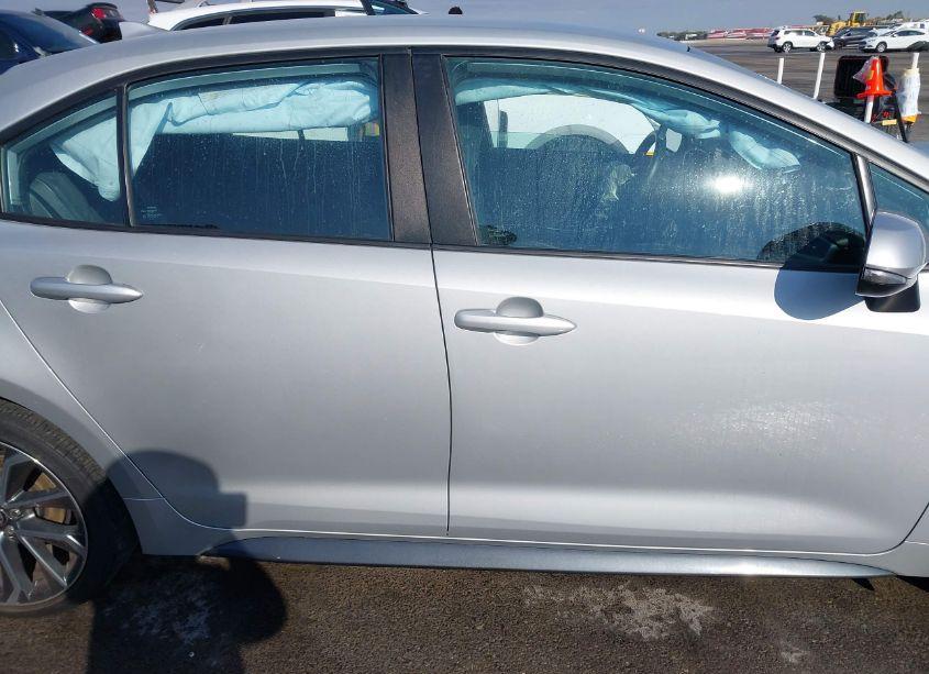 Photo 13 of 2022 Toyota Corolla SE (VIN 5YFS4MCEXNP099144)