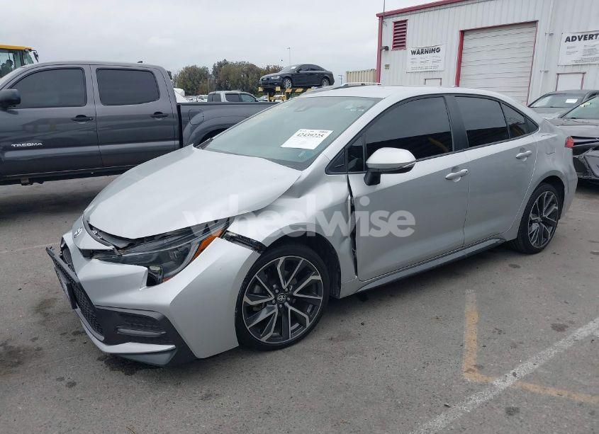 Photo 2 of 2020 Toyota Corolla SE (VIN 5YFS4RCE0LP035379)